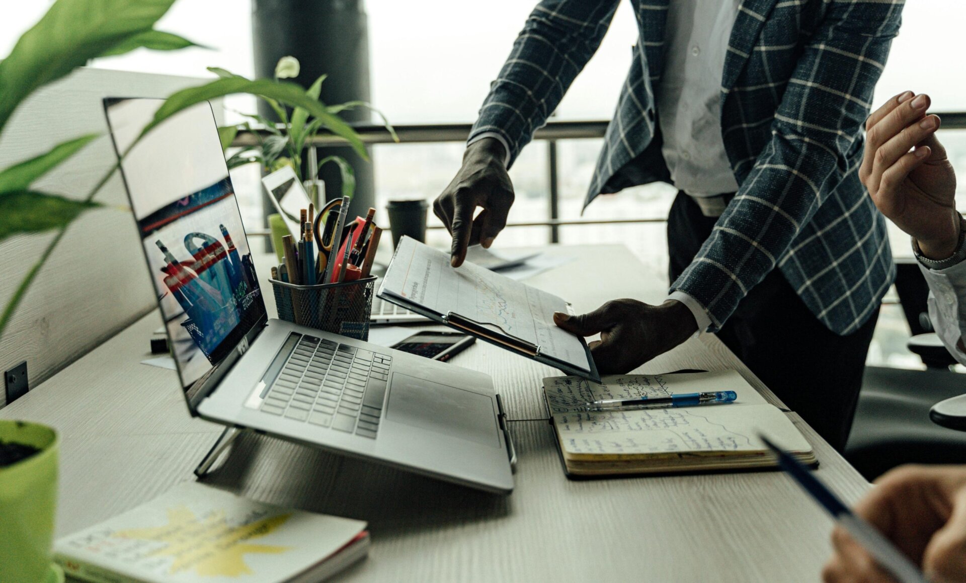 Consumer Search Behavior within the Business Services Industry: How Businesses Can Navigate